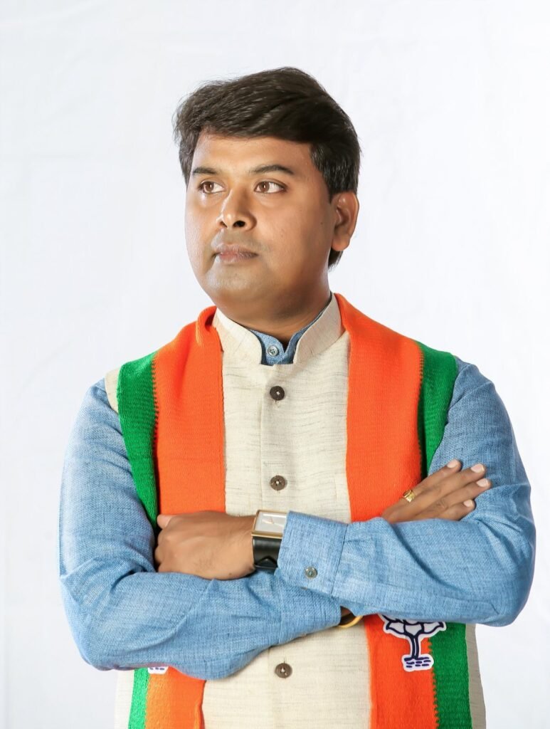 राज्यातील हजारो गावांमधील स्मशानभूमींचा प्रश्न आमदार अमित गोरखे यांनी उपस्थित केलेल्या लक्षवेधीमुळे अखेर मार्गी