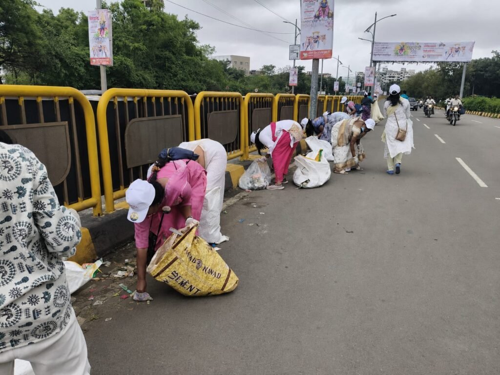 अवघ्या दोन तासांत पालखी मार्ग चकाचक; महापालिकेची युद्धपातळीवरील ‘स्वच्छता वारी’ मोहीम यशस्वी