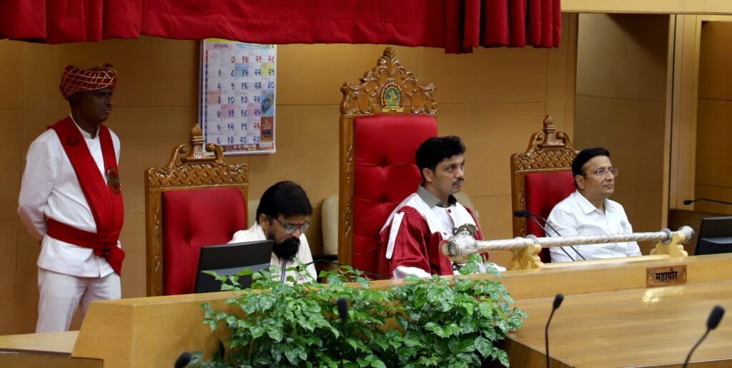 शहरात अत्याधुनिक, दुर्गंधीमुक्त कचरा प्रक्रिया केंद्रे उभारणार; आयुक्त डॉ. विजय सूर्यवंशी यांनी महापालिका सभेत दिली माहिती