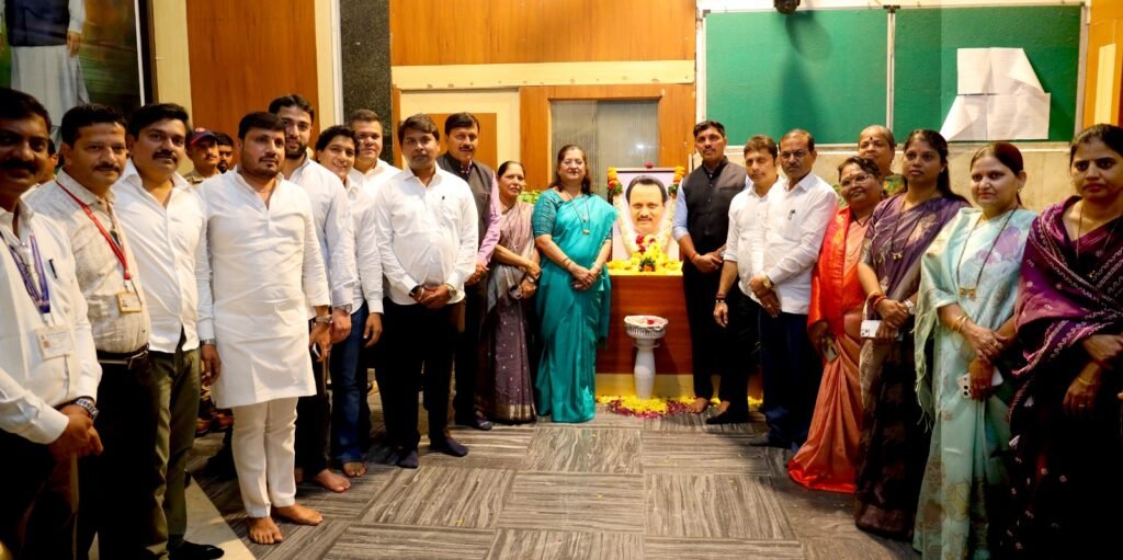 महानगरपालिकेच्या वतीने महाराष्ट्र राज्याचे दिवंगत उप मुख्यमंत्री अजितदादा पवार यांना जयंतीनिमित्त अभिवादन