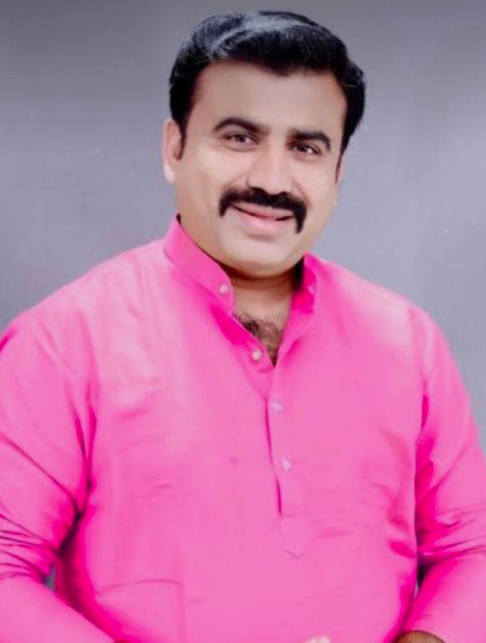 पिंपरी-चिंचवड महापालिकेच्या इंग्रजी माध्यम शाळांतील १,२८० विद्यार्थ्यांना अद्याप पाठ्यपुस्तके नाहीत; संदीप वाघेरे यांची कारवाईची मागणी