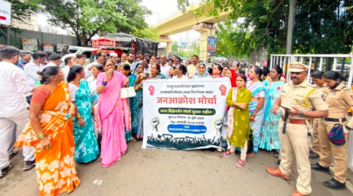 १२ वर्षांच्या प्रतीक्षेनंतर घरकुलवासीयांचा जनआक्रोश उफाळून आला!