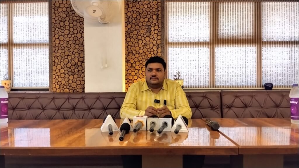 कौटुंबिक जमिनीच्या व्यवहारात फसवणुकीचा आरोप; बांधकाम व्यावसायिकाविरोधात गुन्हा दाखल करण्याची मागणी