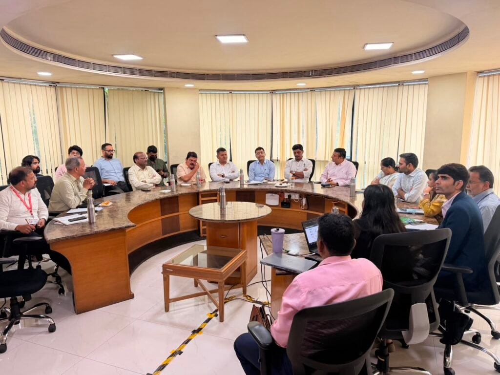 शहरातील वाहतूक व्यवस्था अधिक सक्षम करण्यासाठी पार्किंग पॉलिसीची प्रभावी अंमलबजावणी होणार – महापौर रवि लांडगे