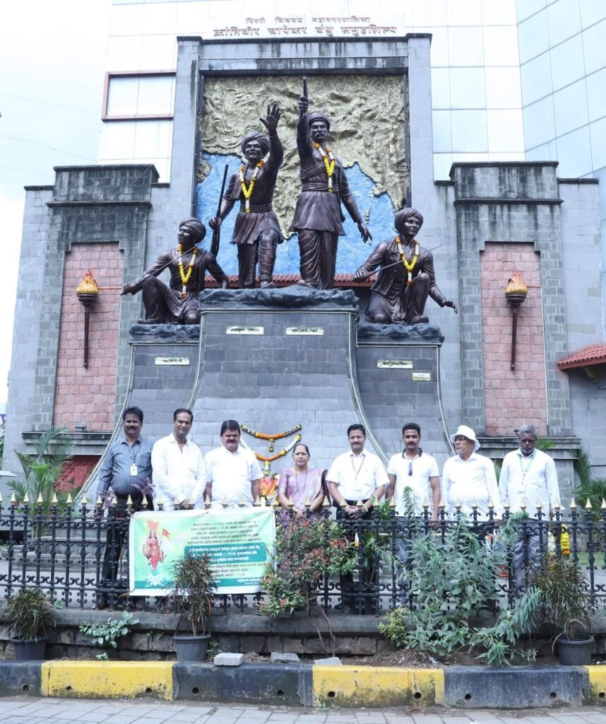 हुतात्म्यांच्या बलिदानातून भावी पिढ्यांनी राष्ट्रनिष्ठेची प्रेरणा घ्यावी