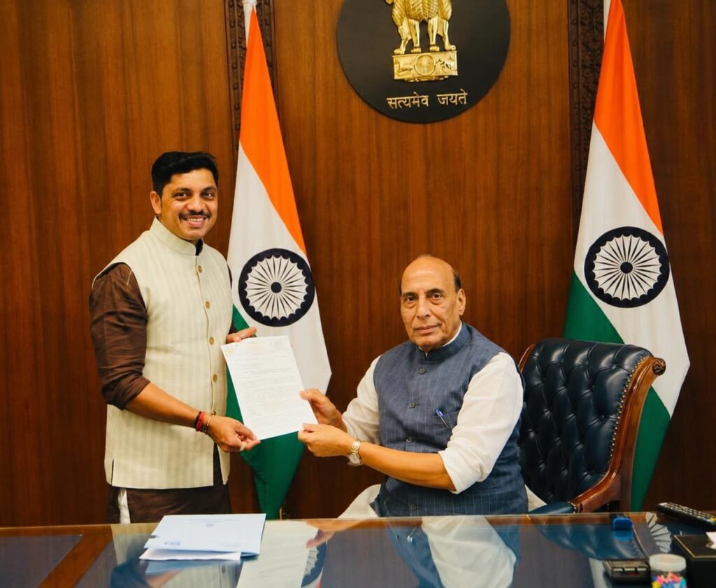 पिंपरी-चिंचवडच्या विकासाला गती; संरक्षण विभागाशी संबंधित प्रलंबित प्रश्न मार्गी लावण्यासाठी सकारात्मक पाऊल
